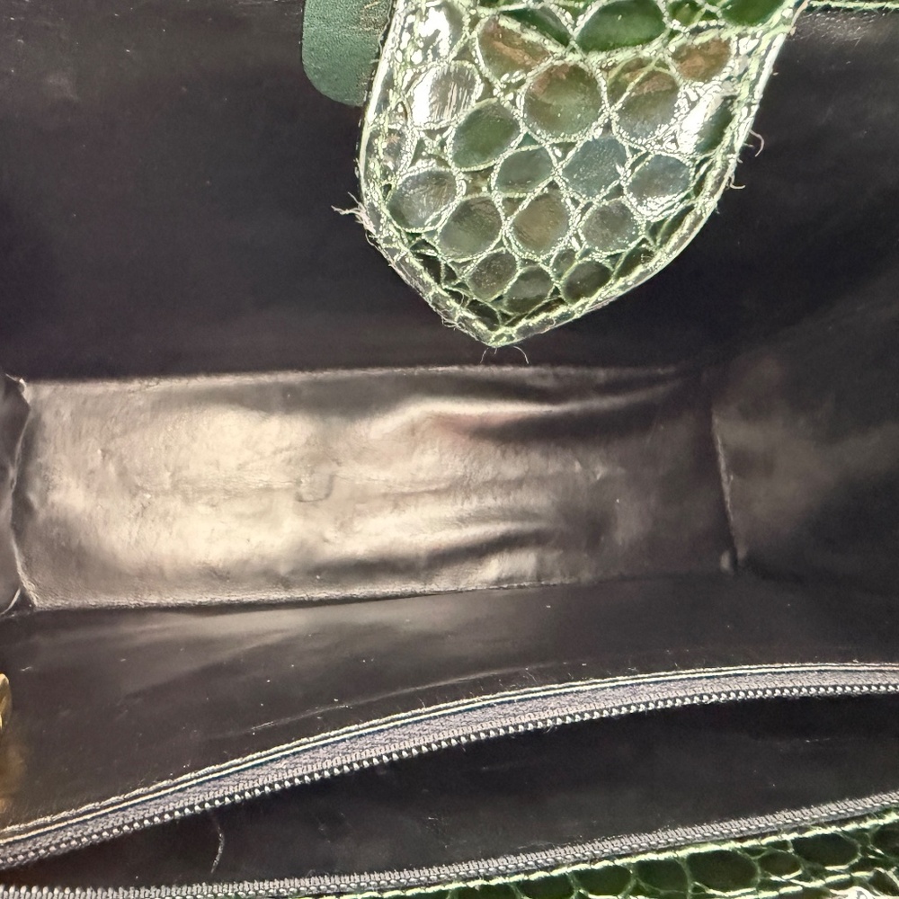 Vintage Salvatore Ferragamo Dark Green Croc Embossed Crossbody Clutch Chain Bag - Picture 10 of 15